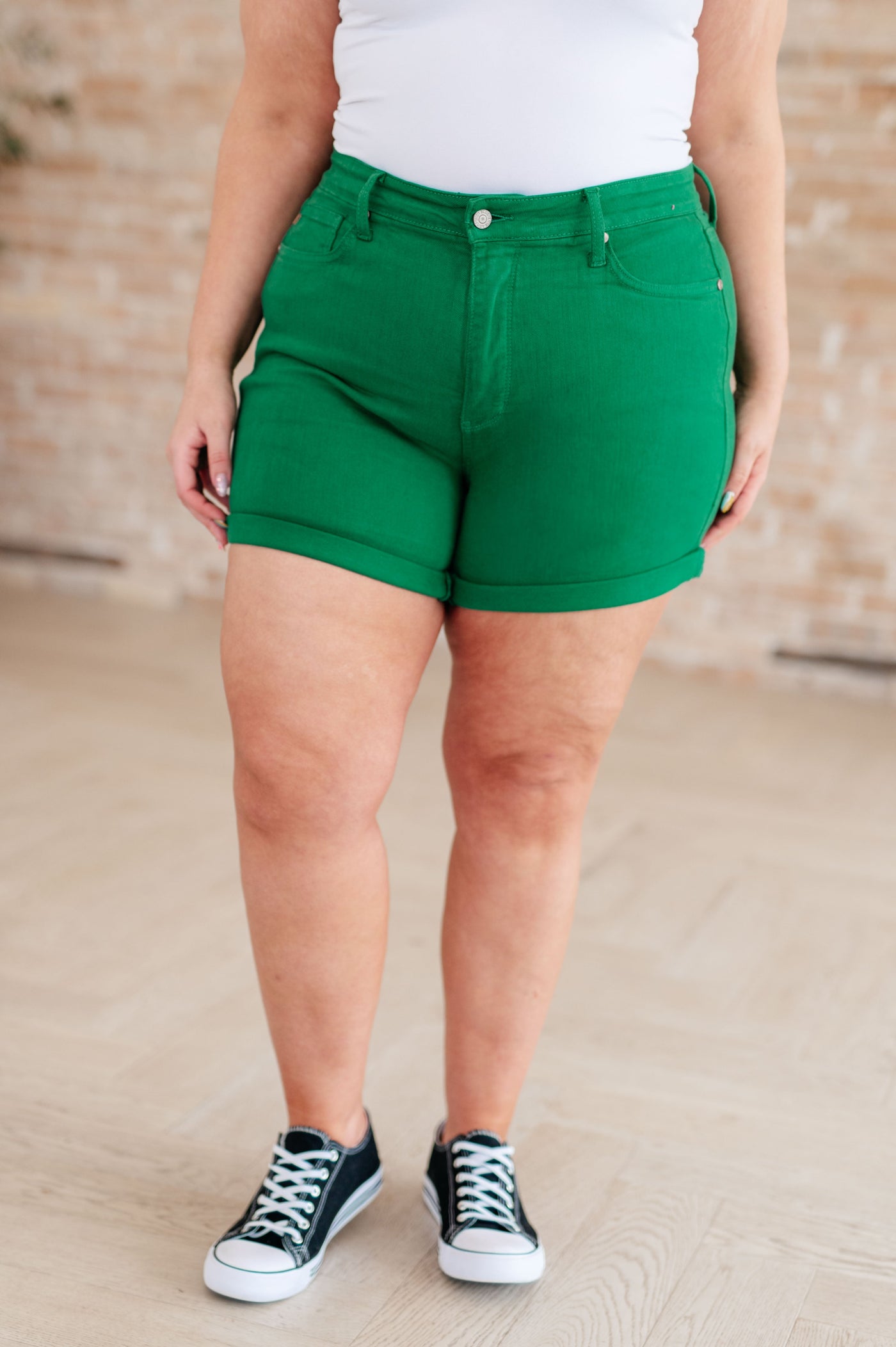 Jenna High Rise Control Top Cuffed Shorts in Green - Small - 3XL