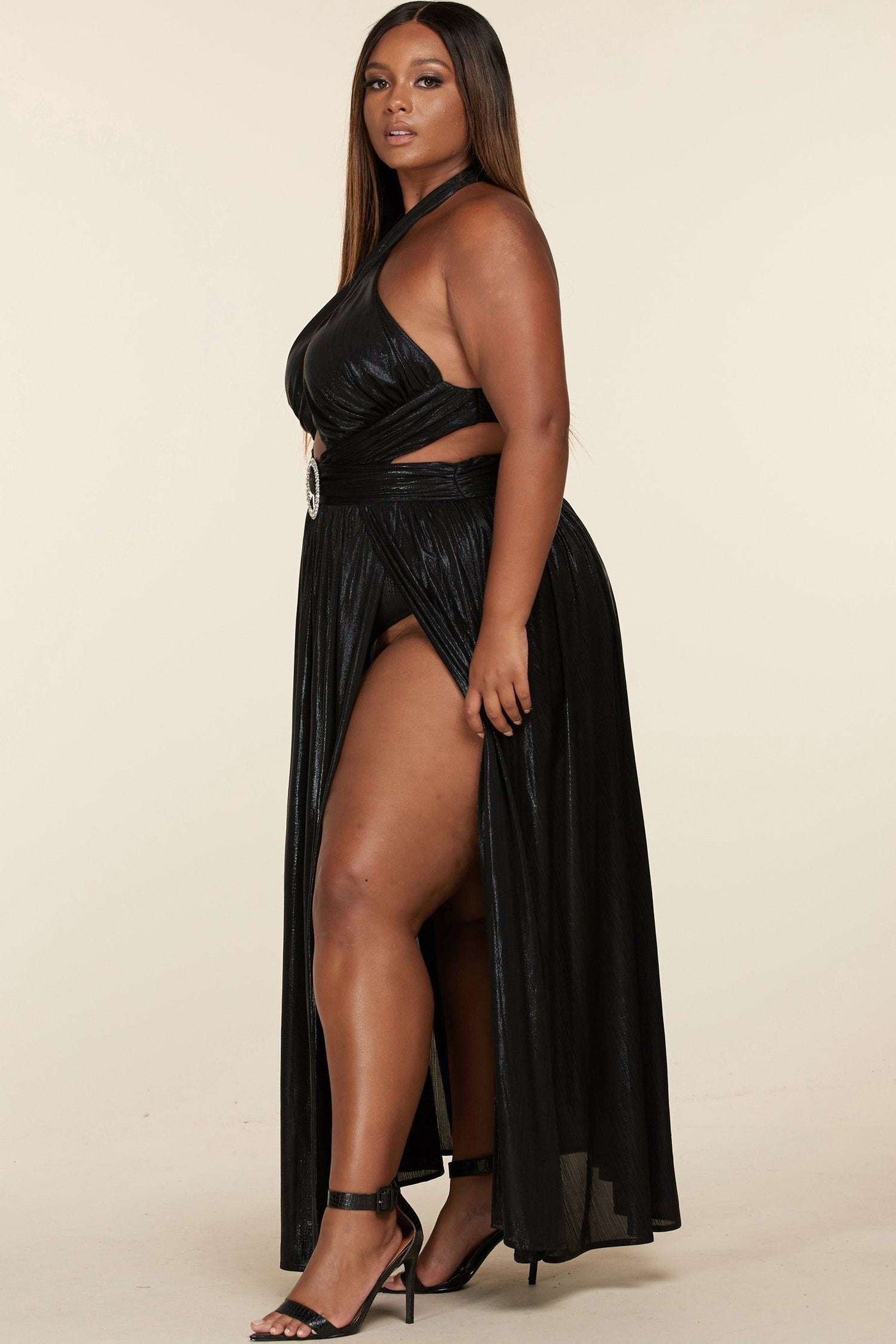 Fasheabe Plus Size O-Ring Accent Black Maxi Dress